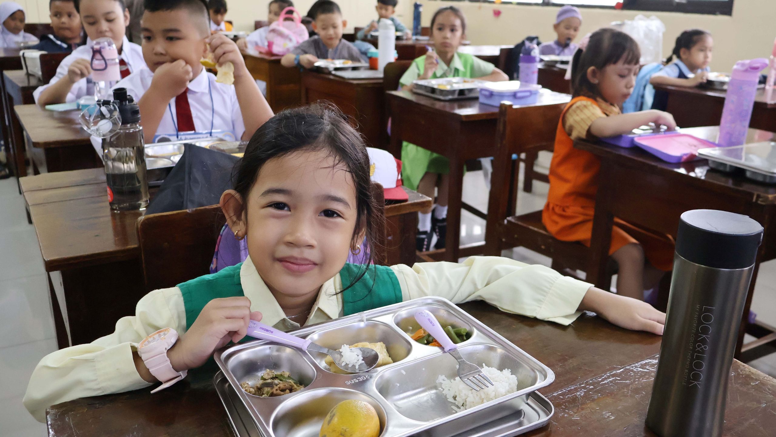 Kegiatan MBG di sekolah dasar. (bgn)